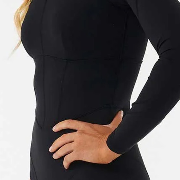 COPY - Rip curl, Mirage Ultimate Long Sleeve swimsuit, size M, black - Picture 2 of 13